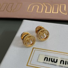 미우미우 시그니처 심플 귀걸이 (해외 배송)
